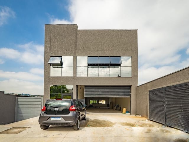 Loja com 324m², para alugar, no bairro Portais (Polvilho) em Cajamar