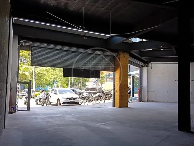 Loja com 450m², para alugar, no bairro Jardim Casa Grande em São Paulo