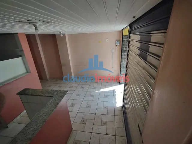 Loja com 32m², para alugar, no bairro Centro em Barra Mansa