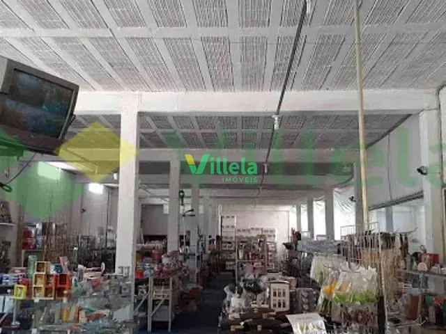 Loja com 324m², para alugar, no bairro Una em Itaquaquecetuba