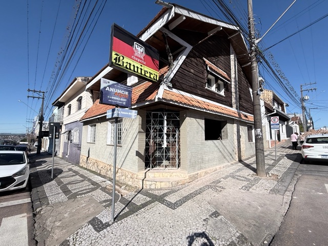 Locação - Casa Comercial, 265 m², Cozinha com depósito, Área Externa, 3 banheiros - Centro, Ponta Grossa.