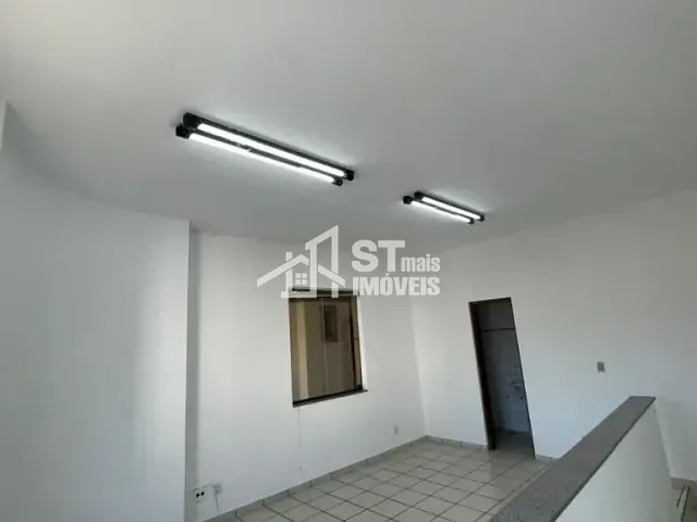 Loja com 45m², para alugar, no bairro Centro em Andradas