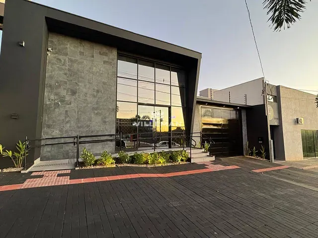 Loja com 330m², à venda, no bairro Jardim Munique em Maringá