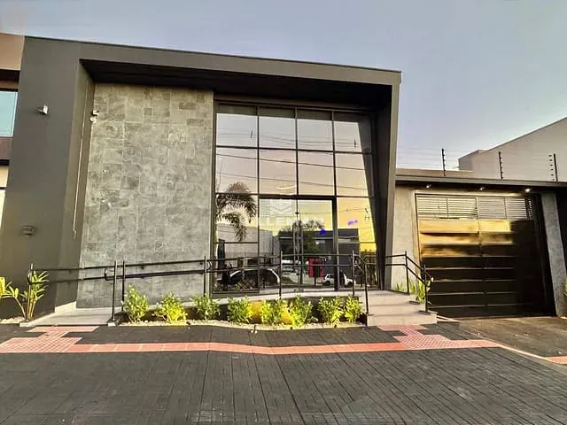 Loja com 330m², à venda, no bairro Jardim Munique em Maringá