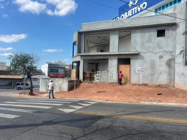 Loja com 200m², para alugar, no bairro Portais (Polvilho) em Cajamar