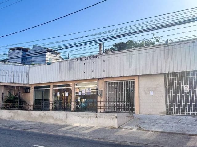 Loja com 859m², à venda ou para alugar, no bairro Centro em Macaé