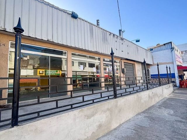 Loja com 859m², à venda ou para alugar, no bairro Centro em Macaé