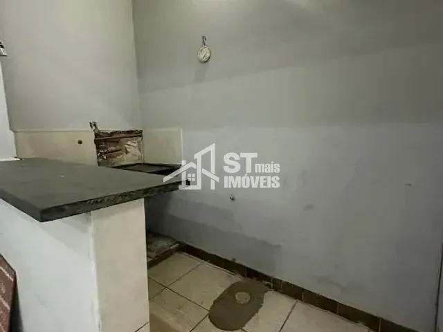 Loja com 200m², para alugar, no bairro Andradas em Andradas