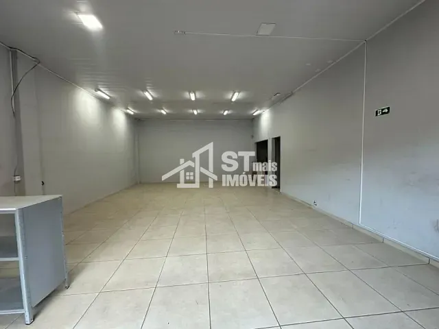 Loja com 200m², para alugar, no bairro Andradas em Andradas