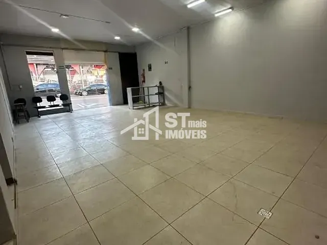 Loja com 200m², para alugar, no bairro Andradas em Andradas