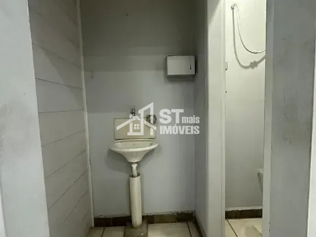 Loja com 200m², para alugar, no bairro Andradas em Andradas