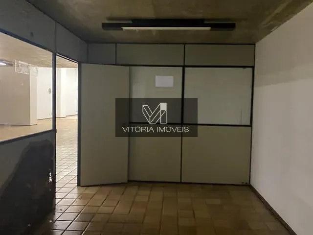 Loja com 544m², para alugar, no bairro PRAIA DO CANTO em Vitoria