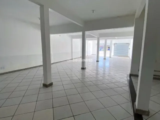 Loja para alugar, no bairro Goitacazes em Campos dos Goytacazes