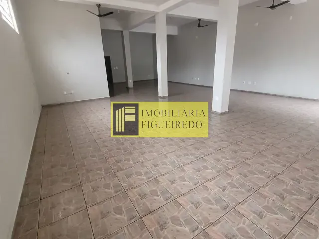 Loja com 100m², para alugar, no bairro Jardim São Marco em São José do Rio Preto