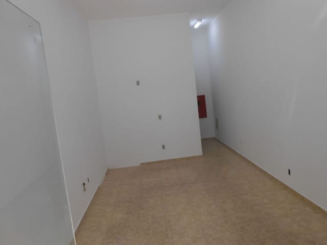 Loja com 29m², para alugar, no bairro Centro em Macaé