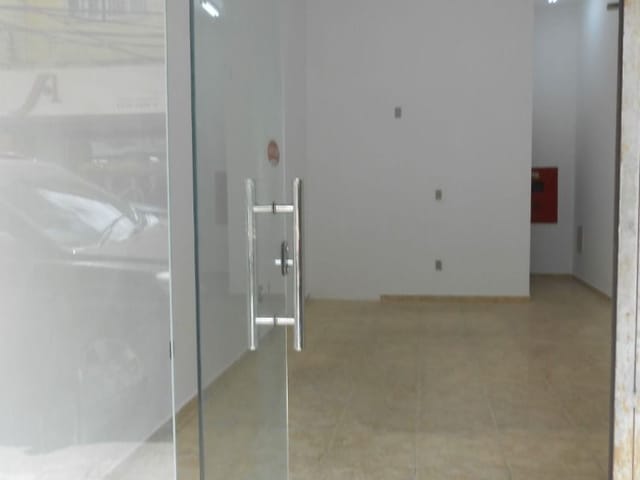 Loja com 29m², para alugar, no bairro Centro em Macaé