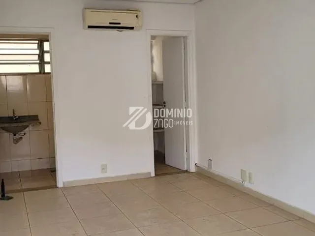 Loja com 32m², para alugar, no bairro São Benedito em Uberaba