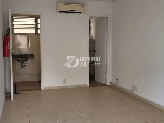 Loja com 32m², para alugar, no bairro São Benedito em Uberaba