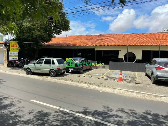 Loja com 625m², para alugar, no bairro Fátima em Teresina