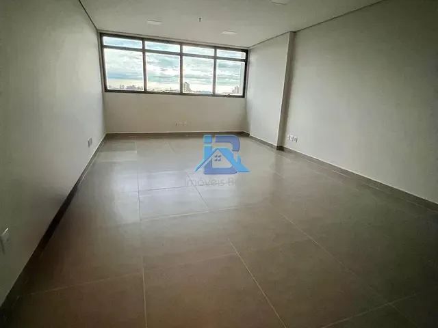 Sala à venda ou para alugar, no bairro Vila Brasileira em Itatiba