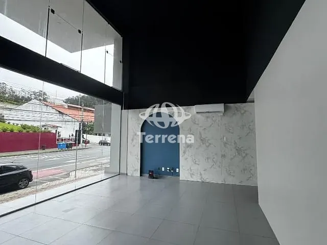 Loja com 270m², para alugar, no bairro Centro em Blumenau