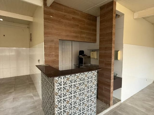 Loja com 368m², à venda ou para alugar, no bairro Imbetiba em Macaé