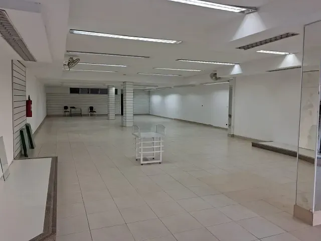 Loja com 800m², para alugar, no bairro Nova Gerty em São Caetano do Sul