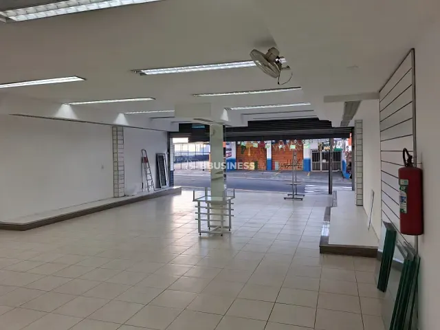 Loja com 800m², para alugar, no bairro Nova Gerty em São Caetano do Sul