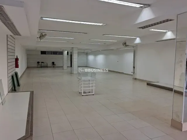 Loja com 800m², para alugar, no bairro Nova Gerty em São Caetano do Sul