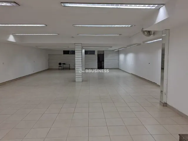 Loja com 800m², para alugar, no bairro Nova Gerty em São Caetano do Sul