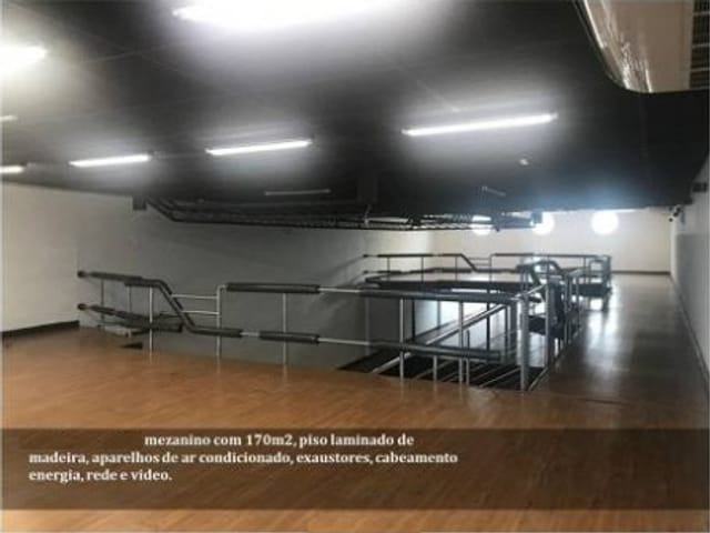 Loja com 670m², à venda, no bairro Vila Gomes Cardim em São Paulo