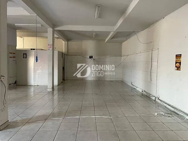 Loja com 250m², para alugar, no bairro Leblon em Uberaba