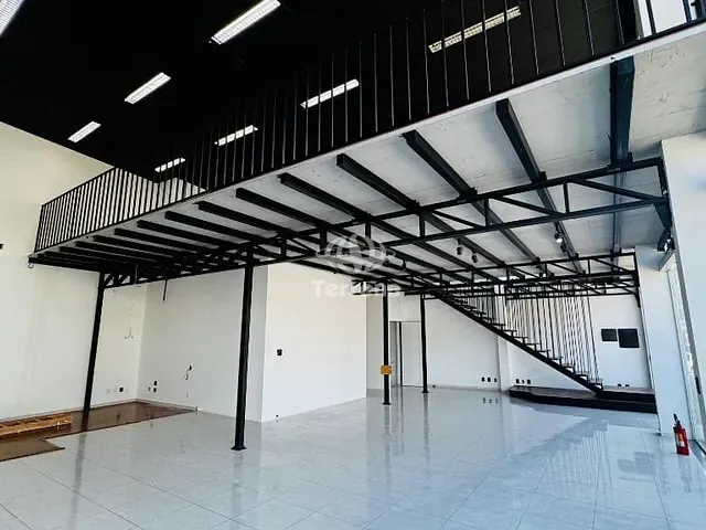 Loja com 350m², para alugar, no bairro Velha Central em Blumenau