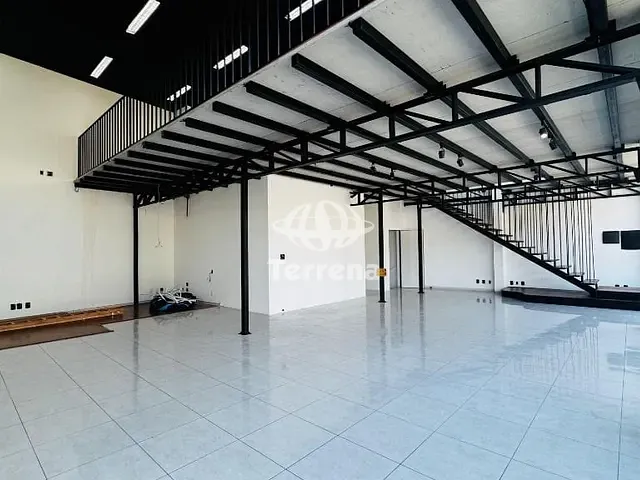 Loja com 350m², para alugar, no bairro Velha Central em Blumenau
