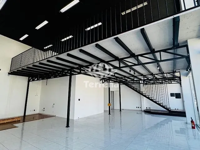 Loja com 350m², para alugar, no bairro Velha Central em Blumenau