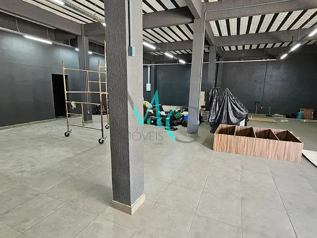 Loja com 250m², para alugar, no bairro Santíssimo em Rio de Janeiro