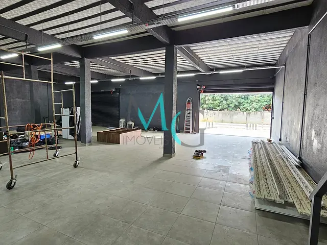 Loja com 250m², para alugar, no bairro Santíssimo em Rio de Janeiro