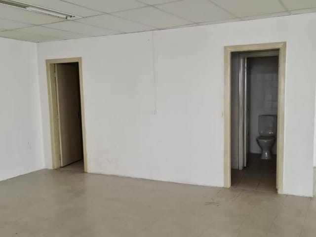 Loja com 843m², para alugar, no bairro República em São Paulo
