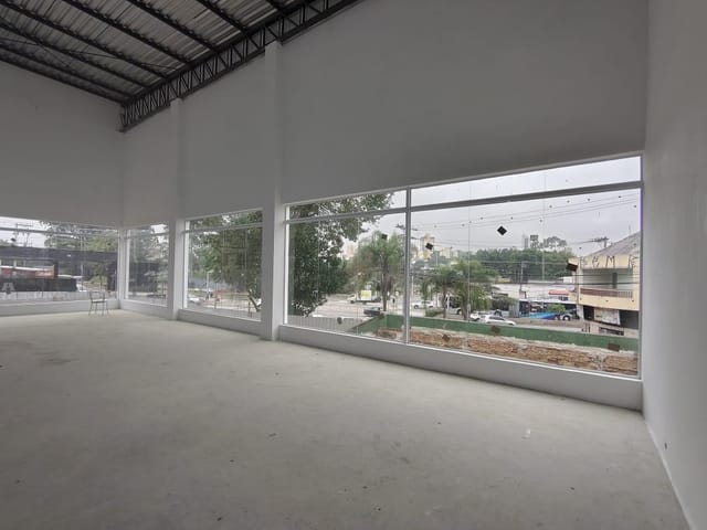 Loja para alugar, no bairro Vila Gilda em Santo André