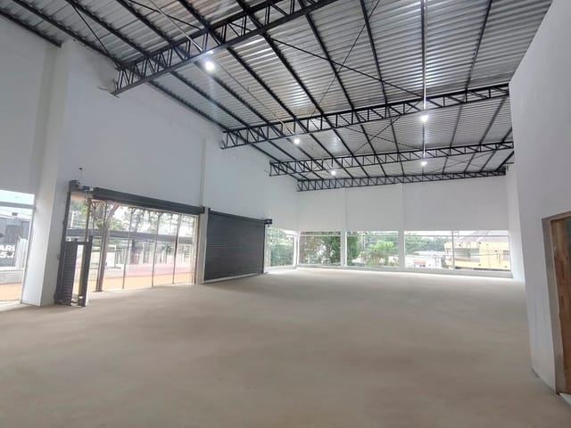 Loja para alugar, no bairro Vila Gilda em Santo André