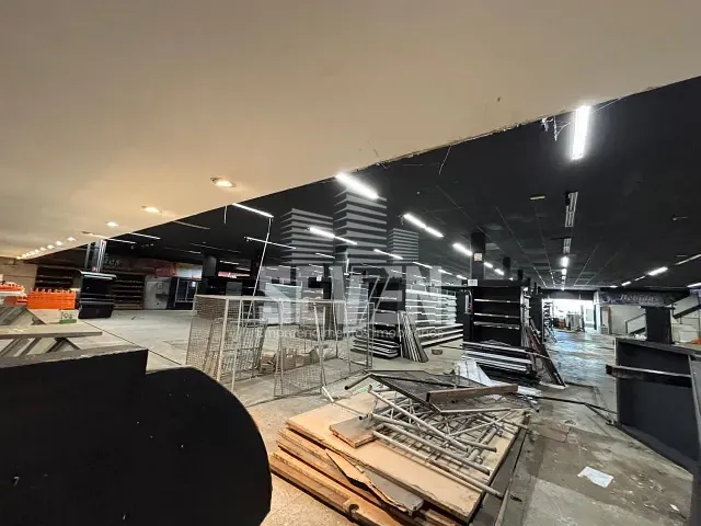 Loja com 1500m², para alugar, no bairro Vila São Paulo em Bauru