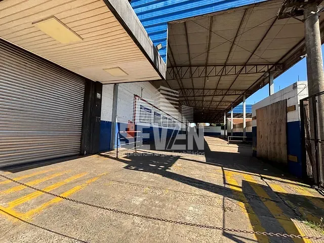 Loja com 1500m², para alugar, no bairro Vila São Paulo em Bauru