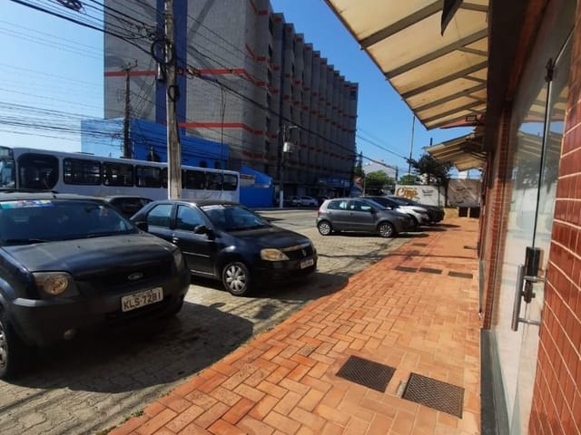 Loja com 41m², para alugar, no bairro Alto Cajueiros em Macaé