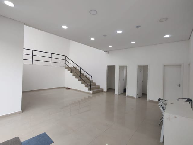 Loja com 983m², para alugar, no bairro Alves Dias em São Bernardo do Campo