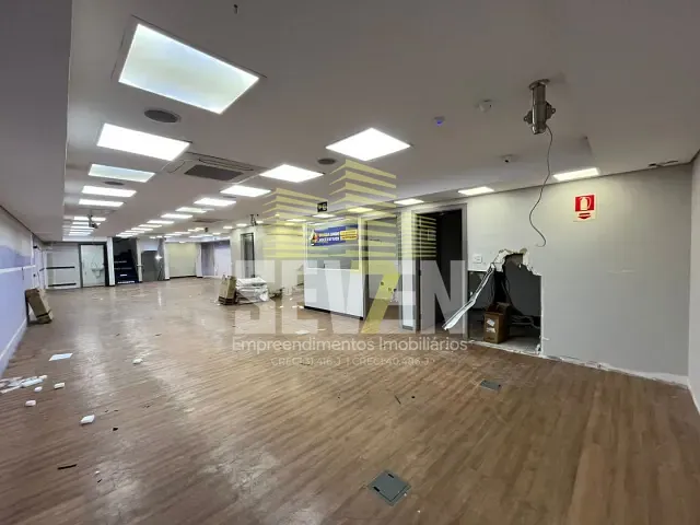 Loja com 480m², para alugar, no bairro Centro em Bauru