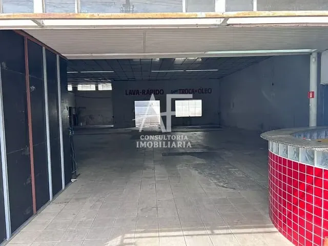 Loja com 809m², à venda, no bairro Centro em Pindamonhangaba