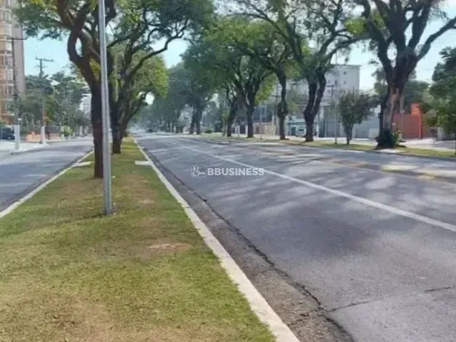 Loja à venda ou para alugar, no bairro Vila Monumento em São Paulo