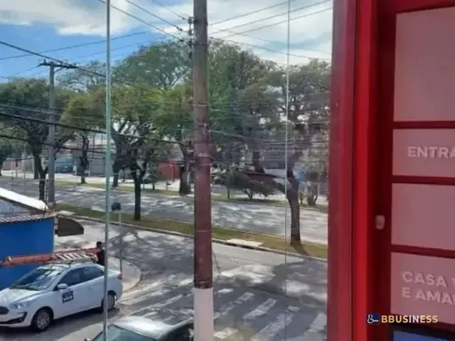 Loja à venda ou para alugar, no bairro Vila Monumento em São Paulo