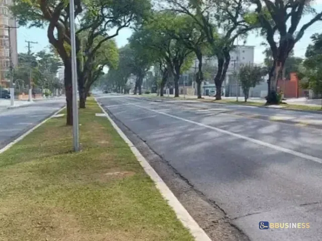 Loja à venda ou para alugar, no bairro Vila Monumento em São Paulo