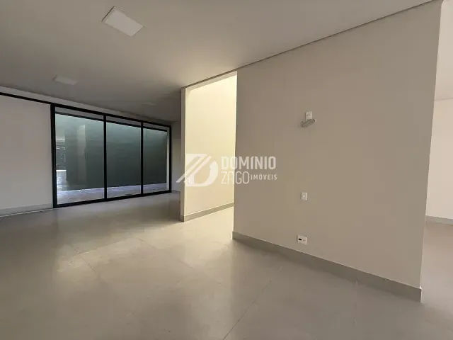 Loja para alugar, no bairro Mercês em Uberaba